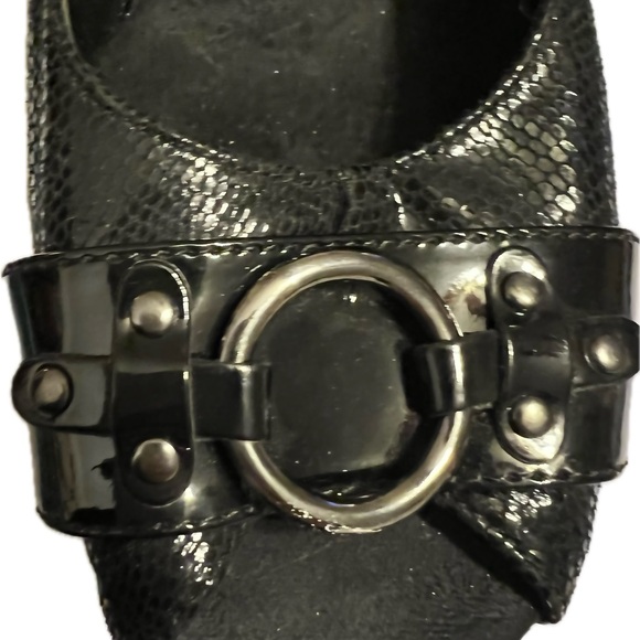 A2 aerosols nwot Black Snakeskin Patterned Flats with Buckle - Picture 1 of 5